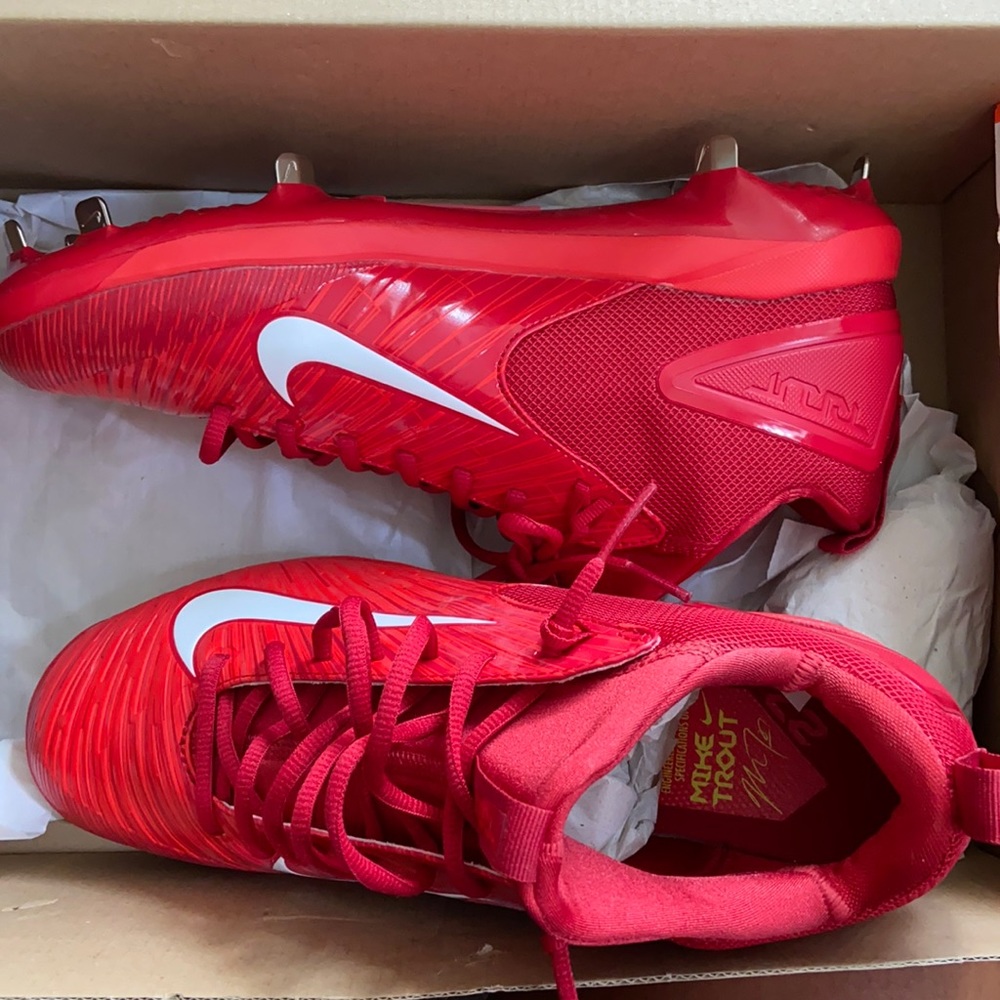 Men’s METAL baseball cleats